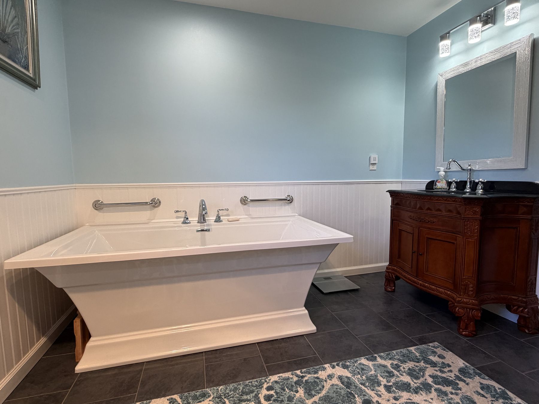 Soaking tub